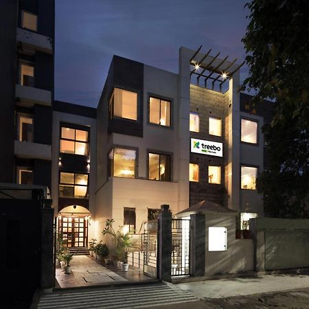 Treebo White Castle, Gurgaon Hotell Eksteriør bilde