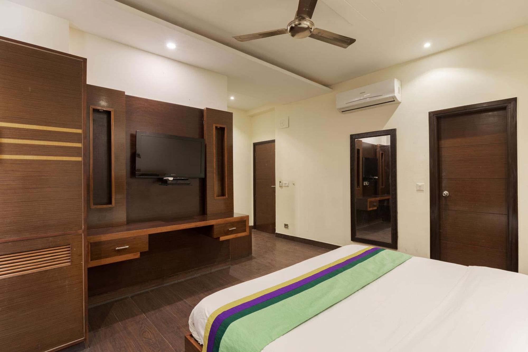 Treebo White Castle, Gurgaon Hotell Eksteriør bilde