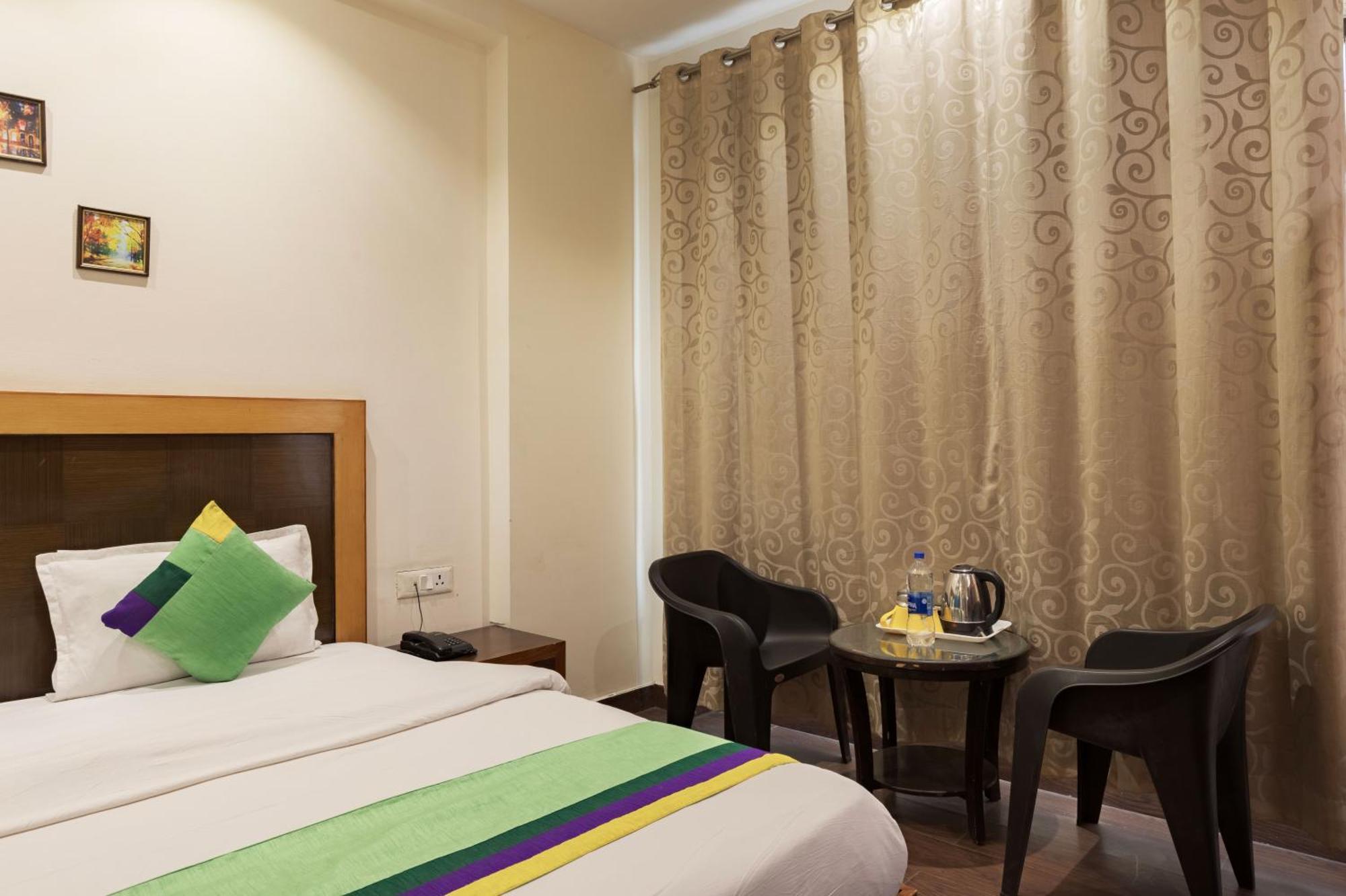 Treebo White Castle, Gurgaon Hotell Eksteriør bilde