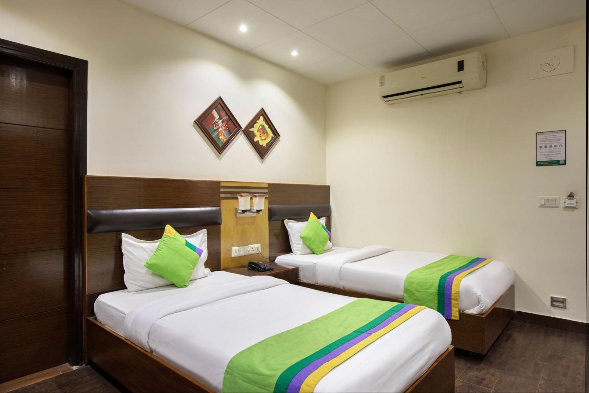 Treebo White Castle, Gurgaon Hotell Eksteriør bilde