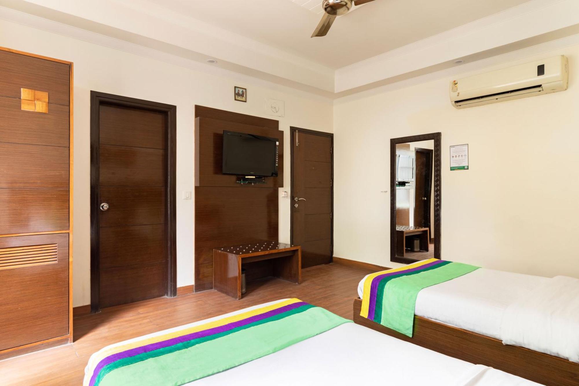 Treebo White Castle, Gurgaon Hotell Eksteriør bilde