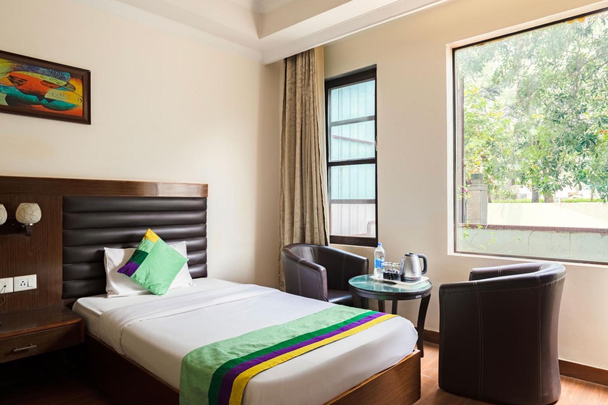 Treebo White Castle, Gurgaon Hotell Eksteriør bilde